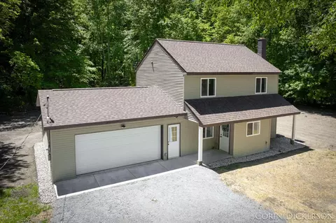 9220 Leonard St, Coopersville, MI 49404