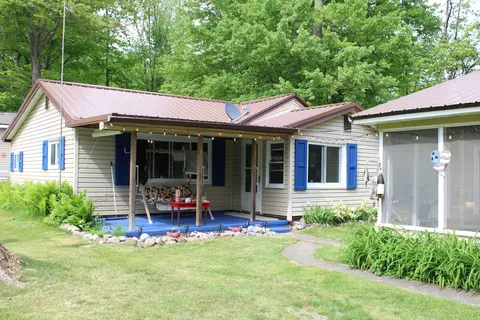 3827 Maple Ave, Lupton, MI 48635 photo 2