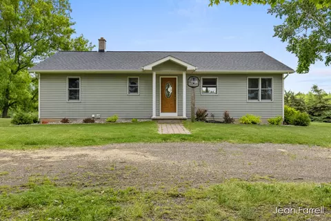 13190 Peach Ridge Ave NW, Kent City, MI 49330