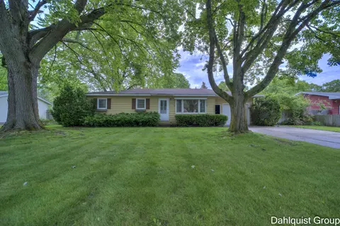 1362 Aspacia St, Muskegon, MI 49445