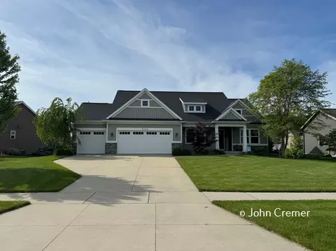 4154 Unity Dr, Hudsonville, MI 49426