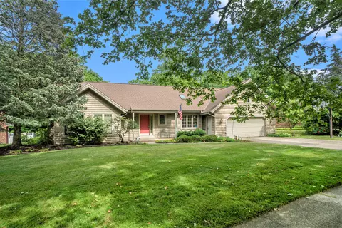 127 Euna Vista Dr, Holland, MI 49423