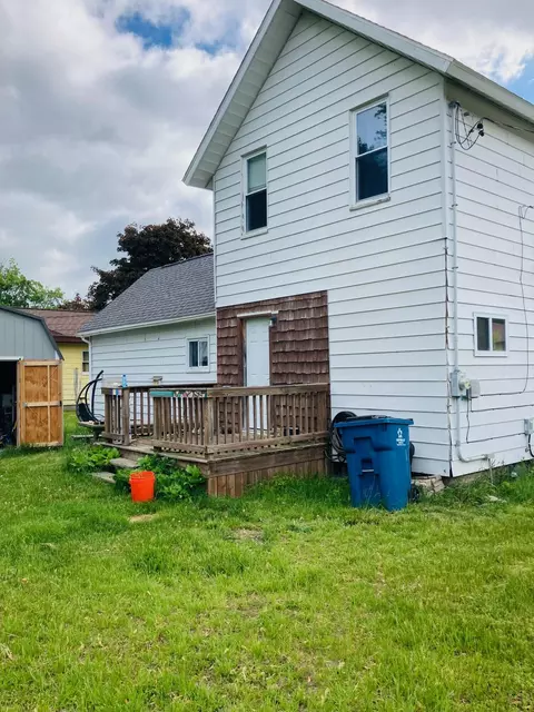 505 N Cherry St, Evart, MI 49631 photo 4