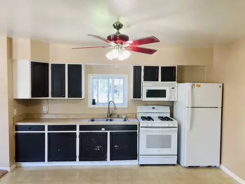 505 N Cherry St, Evart, MI 49631 photo 5