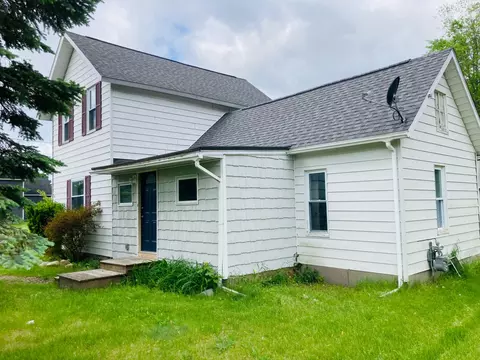 505 N Cherry St, Evart, MI 49631