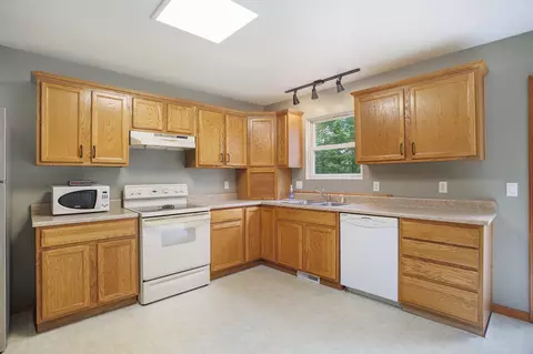 1336 Centennial Ct, Plainwell, MI 49080 photo 9