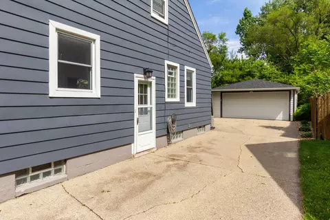 571 E Baker Ave, Clawson, MI 48017 photo 30