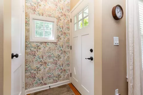 571 E Baker Ave, Clawson, MI 48017 photo 4