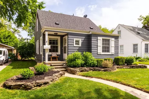 571 E Baker Ave, Clawson, MI 48017 photo 2