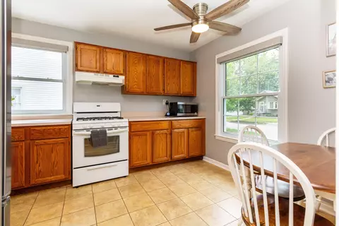 571 E Baker Ave, Clawson, MI 48017 photo 9