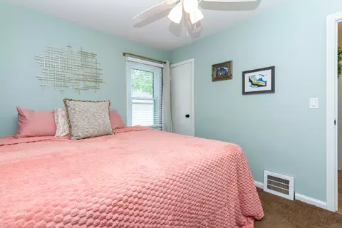 571 E Baker Ave, Clawson, MI 48017 photo 21