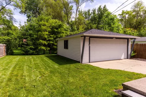 571 E Baker Ave, Clawson, MI 48017 photo 31