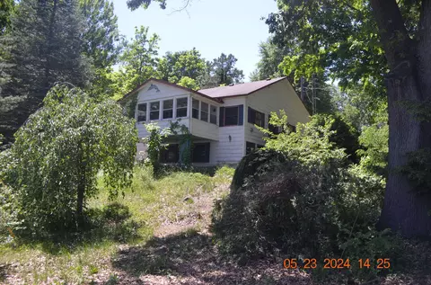 55945 Forest Beach Rd, Dowagiac, MI 49047
