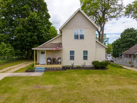 615 W Superior St, Wayland, MI 49348