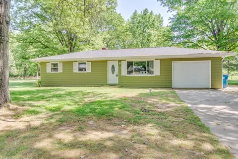 20254 Pine Lake Rd, Battle Creek, MI 49014