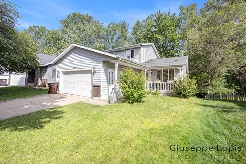 453 Harp St SE, Kentwood, MI 49548