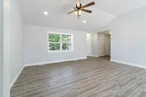 1137 Cooper Cv, Jackson, MI 49203 photo 14