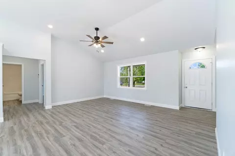 1137 Cooper Cv, Jackson, MI 49203 photo 3