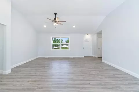 1137 Cooper Cv, Jackson, MI 49203 photo 13