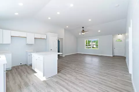 1137 Cooper Cv, Jackson, MI 49203 photo 4