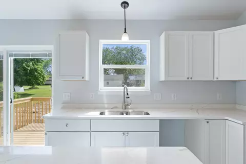 1137 Cooper Cv, Jackson, MI 49203 photo 6
