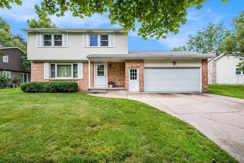 2506 Longmeadow St NW, Grand Rapids, MI 49504