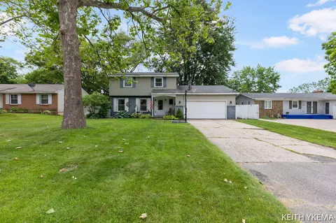 5381 Burgis Ave SE, Grand Rapids, MI 49508