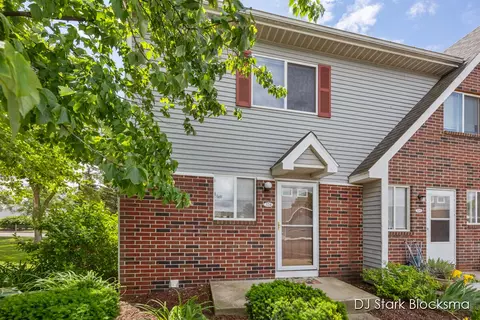 324 Carriage Ln SW #63, Grand Rapids, MI 49548