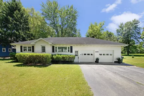 1890 W Glenlord Rd, Stevensville, MI 49127