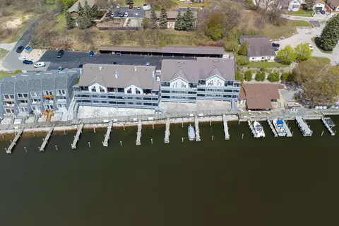 315 5th Ave #13, Manistee, MI 49660