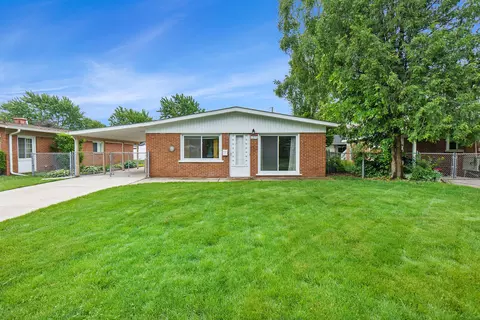 1276 Dulong Ave, Madison Heights, MI 48071