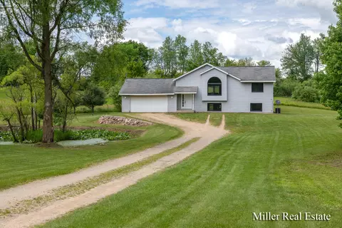 4118 Alicia Dr, Delton, MI 49046