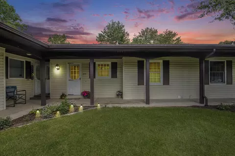 251 Bona Vista Dr NW, Grand Rapids, MI 49504