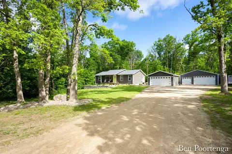 20192 Gates Rd, Howard City, MI 49329