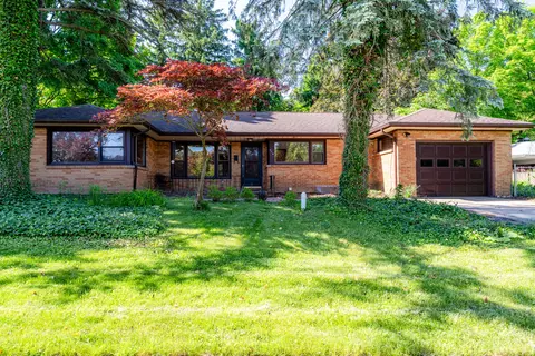 714 Myrtle Ave, St. Joseph, MI 49085
