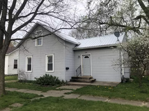 1204 Third St, Three Rivers, MI 49093