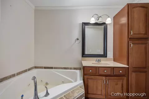 9440 W Howe Rd, Eagle, MI 48822 photo 16