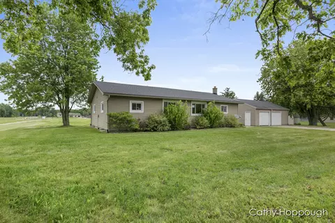 9440 W Howe Rd, Eagle, MI 48822 photo 2