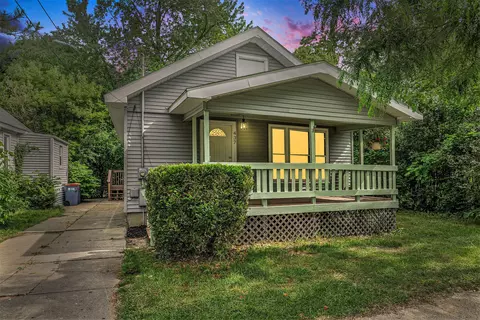 437 Leonard St NE, Grand Rapids, MI 49503