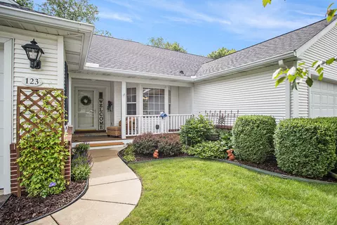 123 Eastman Ct, Marshall, MI 49068