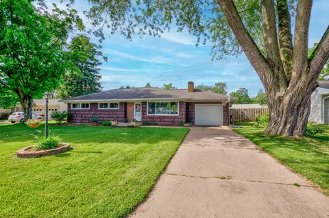 1520 Devonshire Rd, Jackson, MI 49203