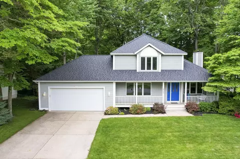 6433 Castle Ave, Holland, MI 49423