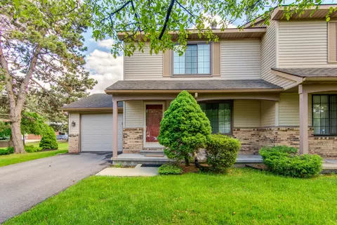 211 Wind Way Dr, Walled Lake, MI 48390