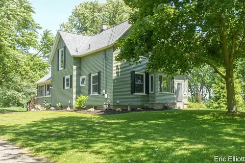6305 144th Ave, Holland, MI 49423