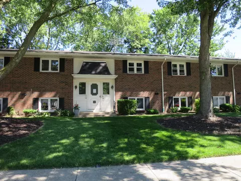 645 Andover St SE, Kentwood, MI 49548