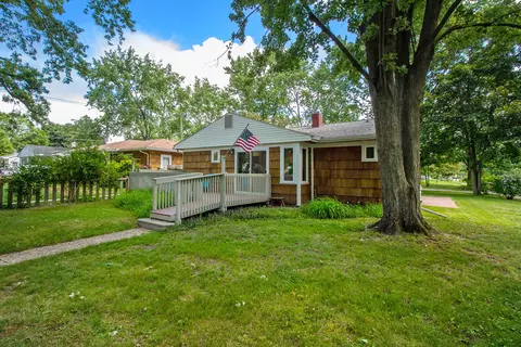 515 Wellington St, Chelsea, MI 48118
