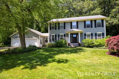 17901 Channel View Dr, Spring Lake, MI 49456