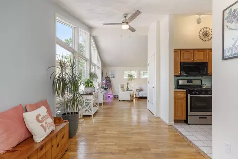 824 Forest St, Marshall, MI 49068 photo 4