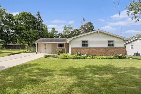 824 Forest St, Marshall, MI 49068