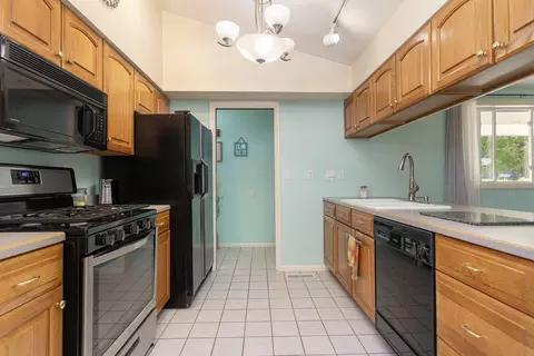 824 Forest St, Marshall, MI 49068 photo 3